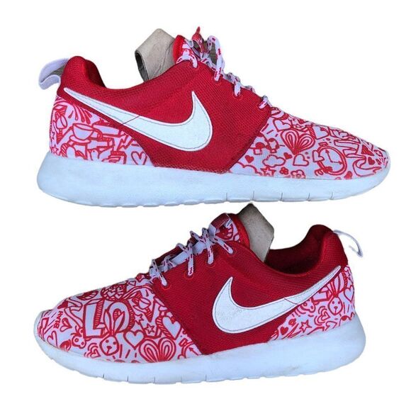 RARE 2015 Nike Roshe One Print GS 'Valentines Day' Size 6 - Picture 1 of 16